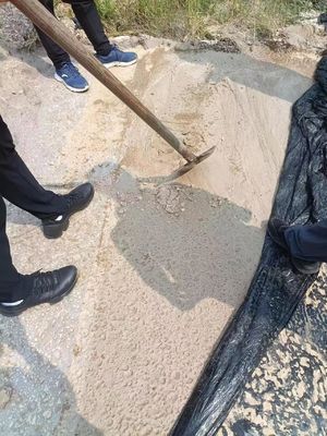 Flowable Mixed Liquefied Soil Stabilizer Brown Rock Solid Soil Stabilization