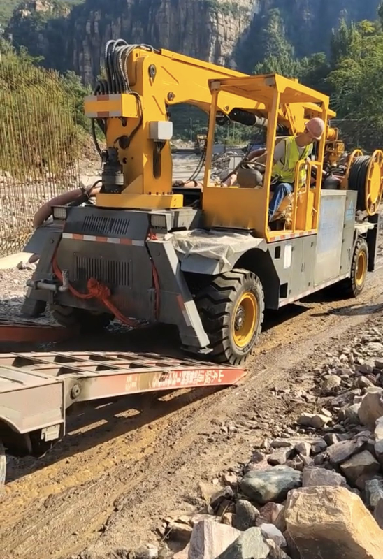 Multi Function Wet Concrete Shotcrete Robot For Slope Protection Works